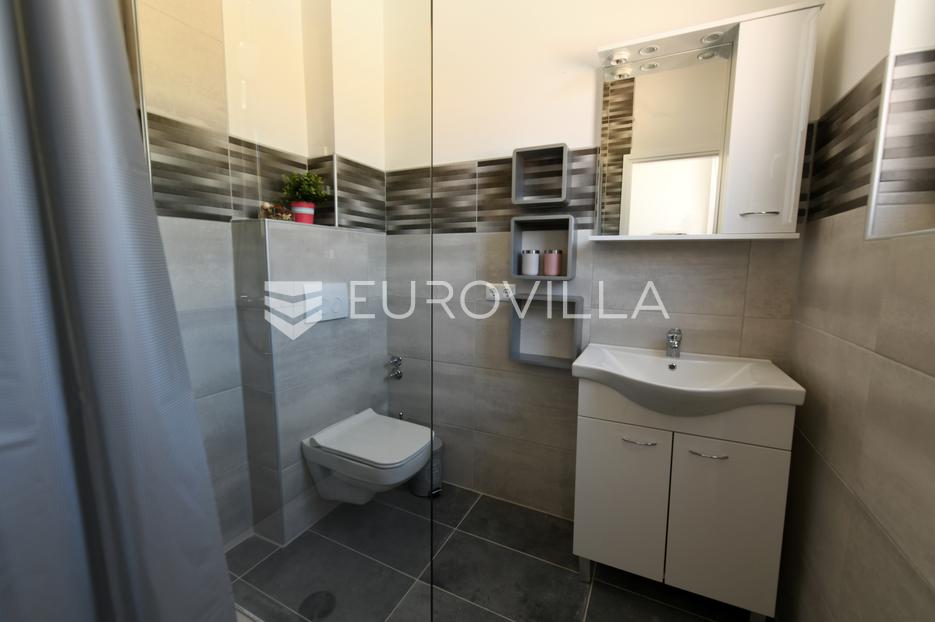 Haus Zu verkaufen -  Novalja