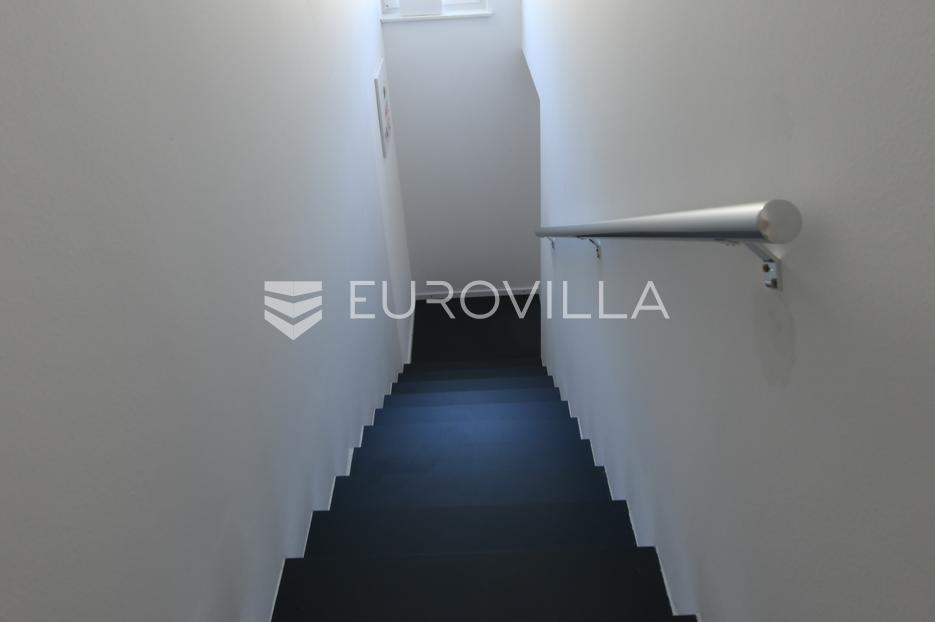 Haus Zu verkaufen -  Novalja