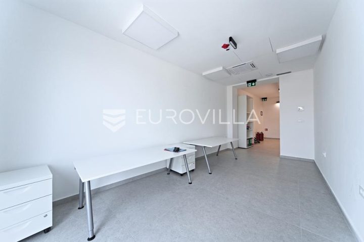 Komerční na prodej 50 m² – Gornji Grad / Centar