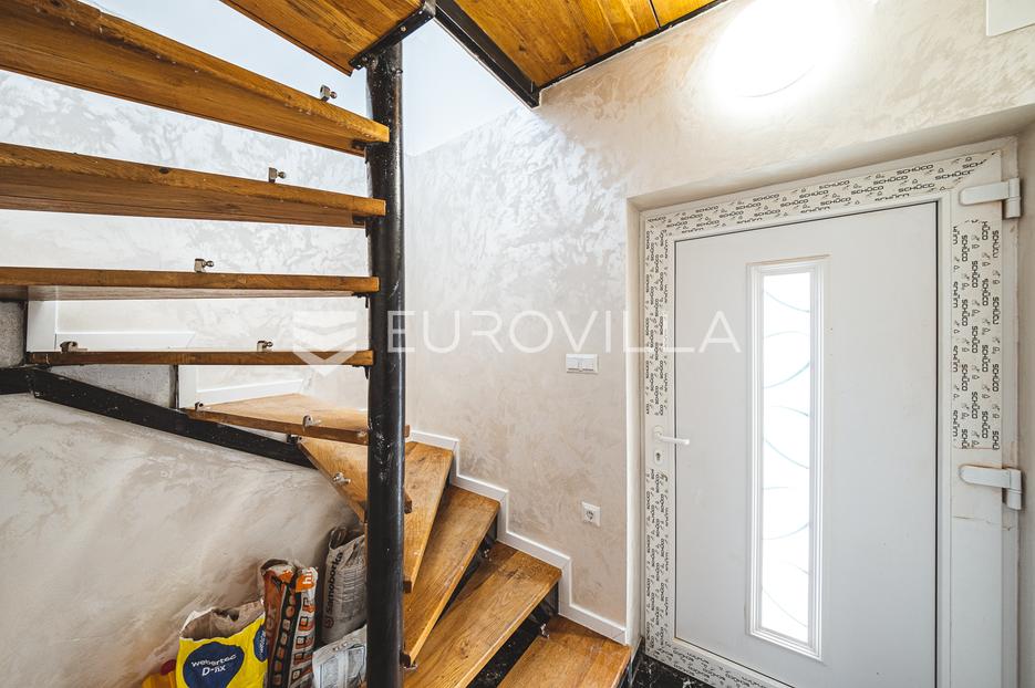 Casa In vendita -  Gornja Dubrava