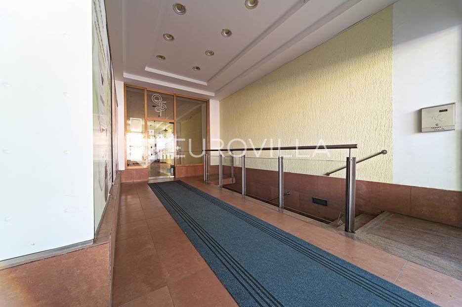 Business premises For sale -  Osijek