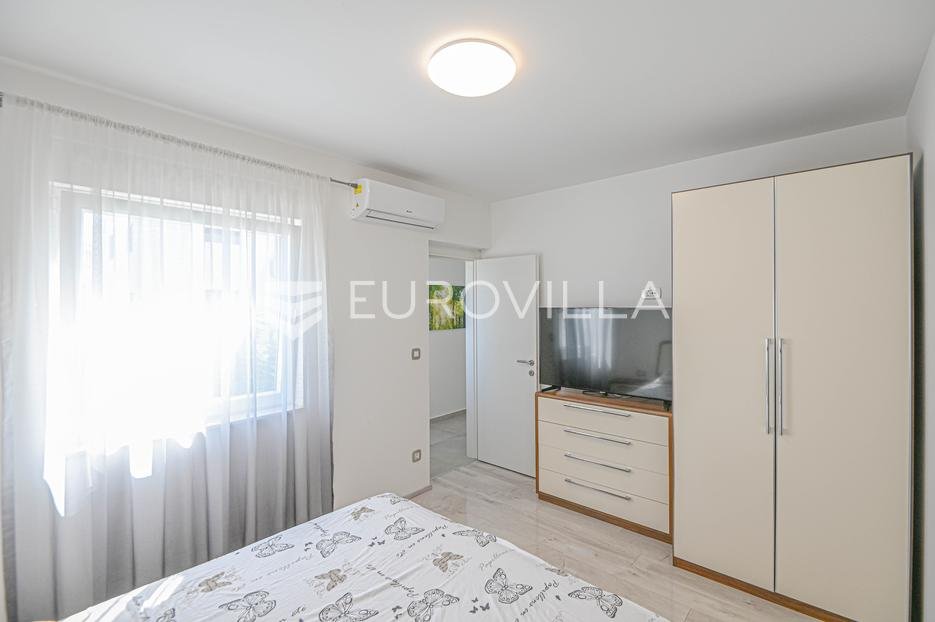 Maison À vendre - Šibensko-kninska Vodice