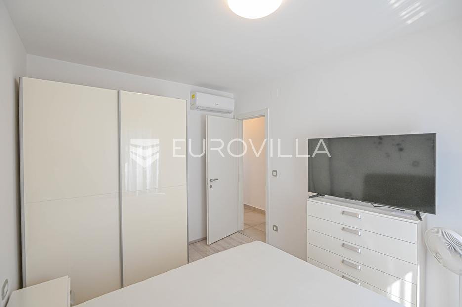 Maison À vendre - Šibensko-kninska Vodice