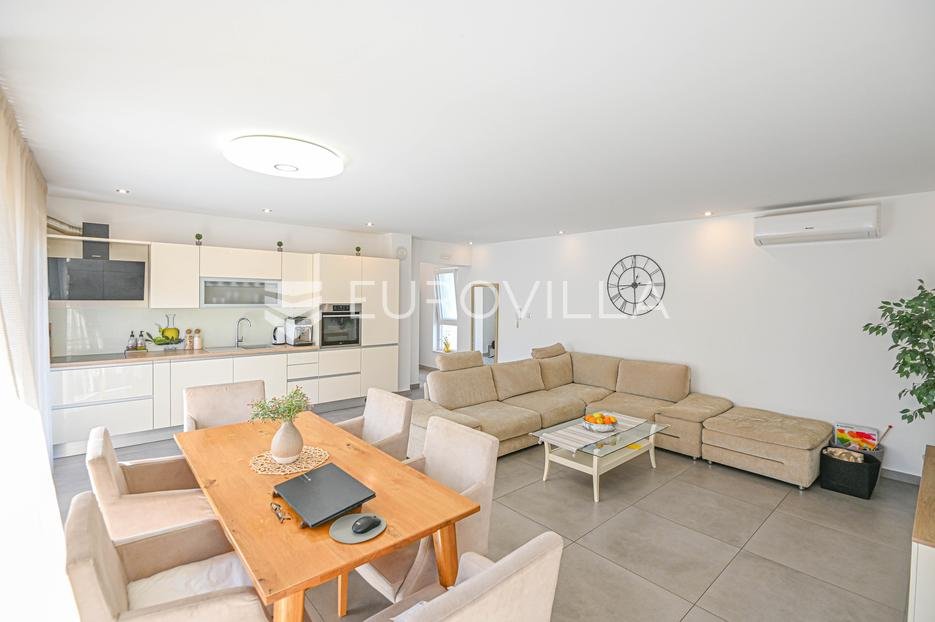 Maison À vendre - Šibensko-kninska Vodice