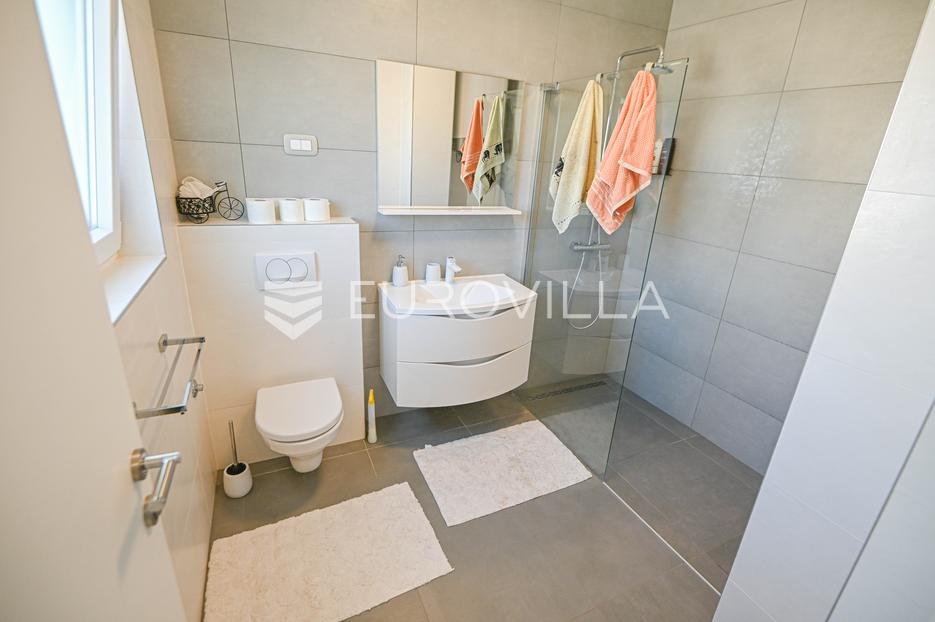 Maison À vendre - Šibensko-kninska Vodice