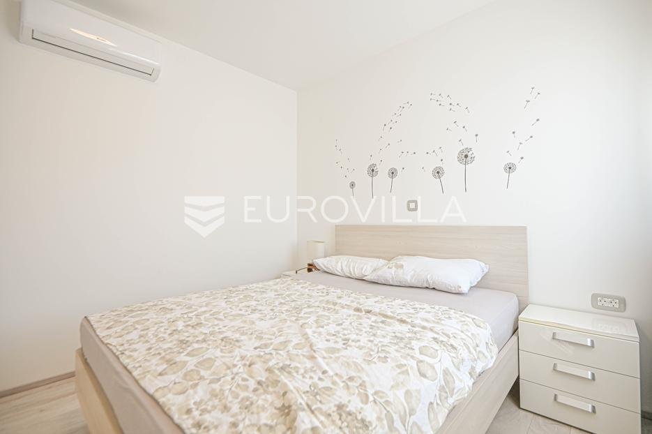Maison À vendre - Šibensko-kninska Vodice