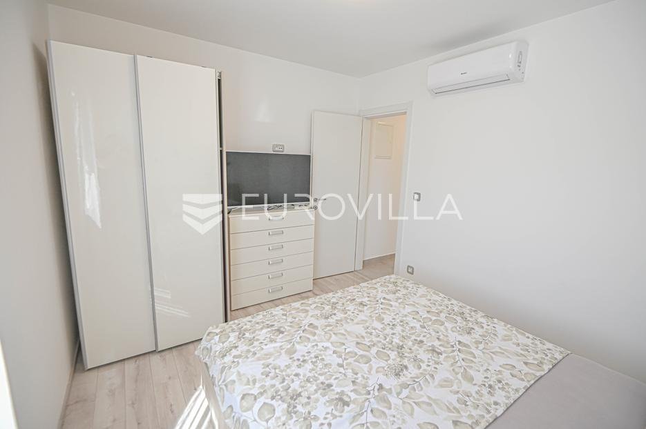 Maison À vendre - Šibensko-kninska Vodice