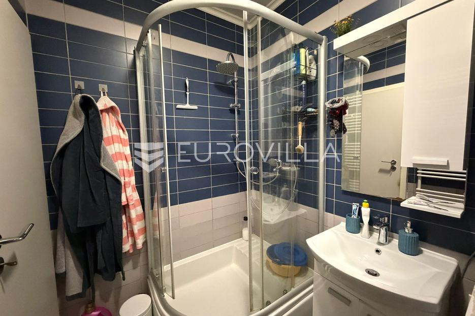 Appartement À vendre - Osječko-baranjska Đakovo