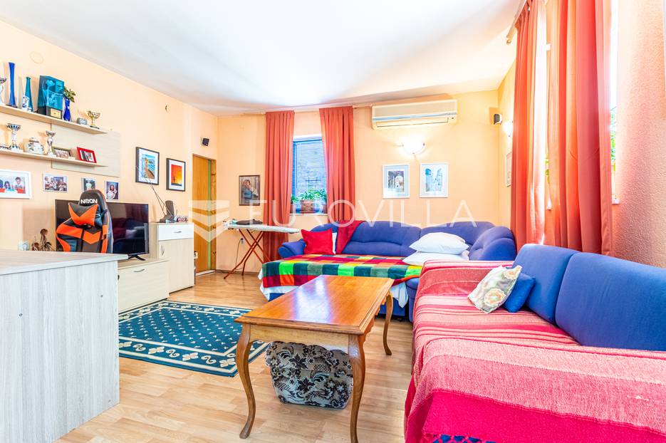 Maison À vendre -  Trogir