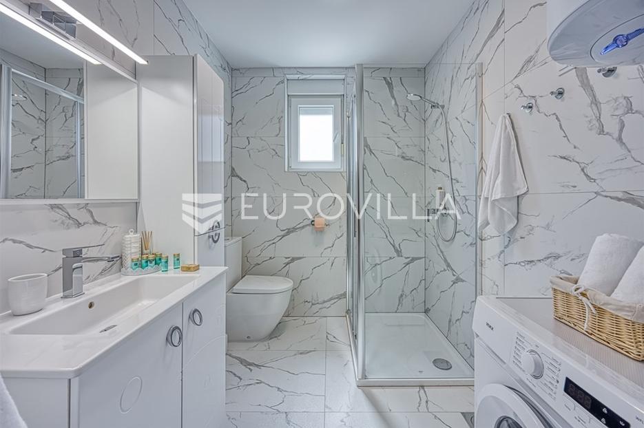Appartamento In vendita -  Umag