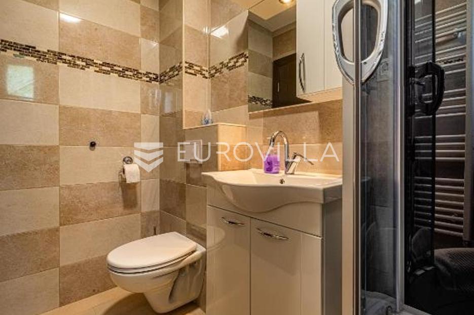 Casa In vendita - Ličko-senjska Plitvička Jezera