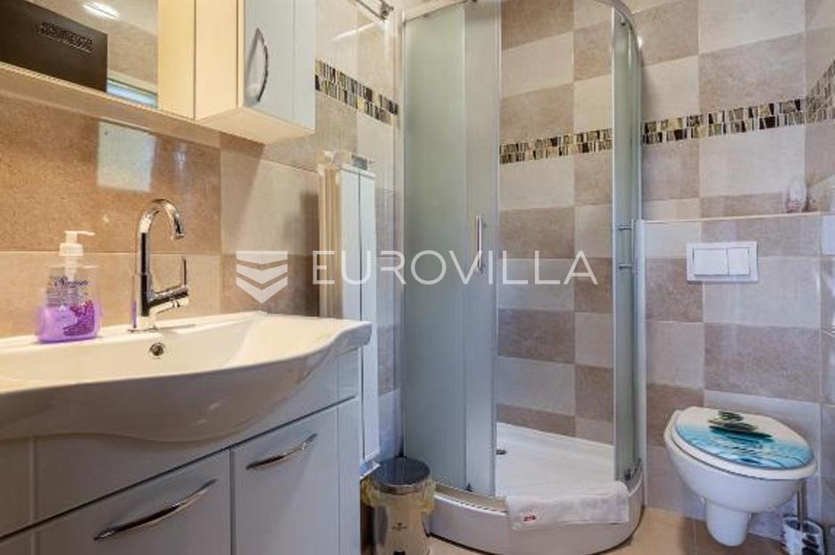 Casa In vendita - Ličko-senjska Plitvička Jezera