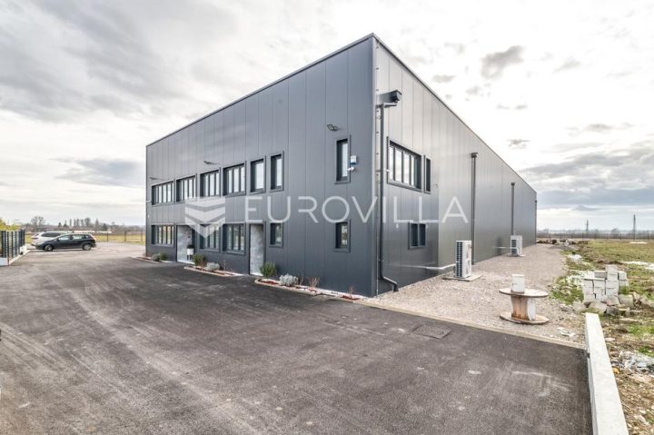 Business premises for sale 1126 m² – Topolovec Pisarovinski