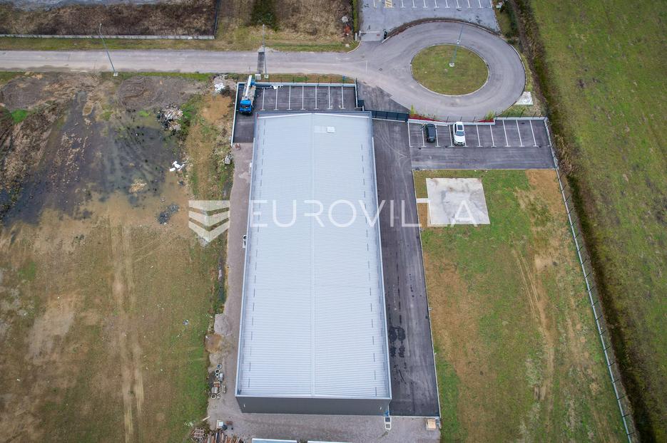 Poslovni prostor Na prodaju -  Pisarovina
