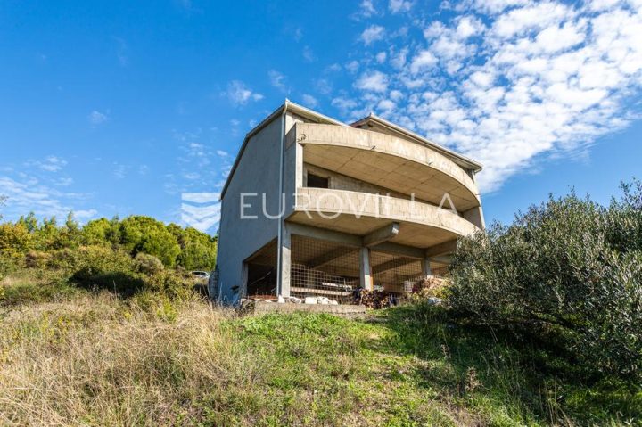 House for sale 300 m² – Tugare