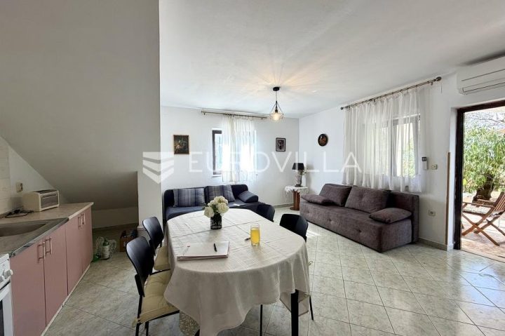 Stan za najam 45 m² – Pomer