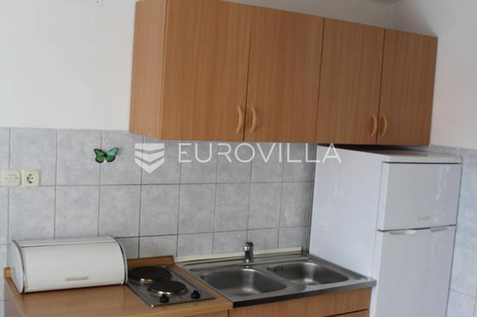 Kuća Na prodaju -  Supetar