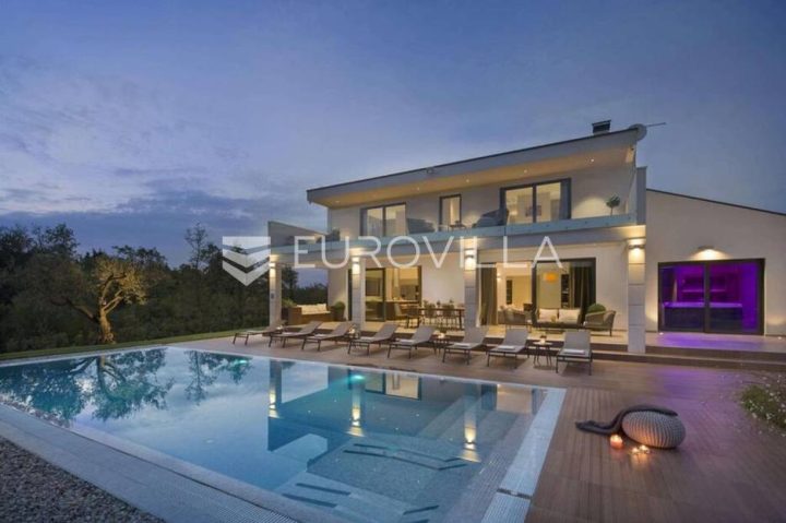 Maison à vendre 242 m² – Barat