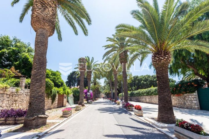 Land for sale 825 m² – Sutivan