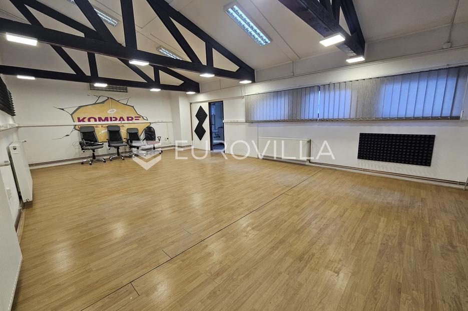 Commerciale In vendita -  Osijek
