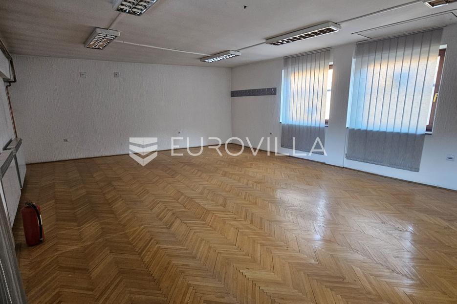 Commerciale In vendita -  Osijek