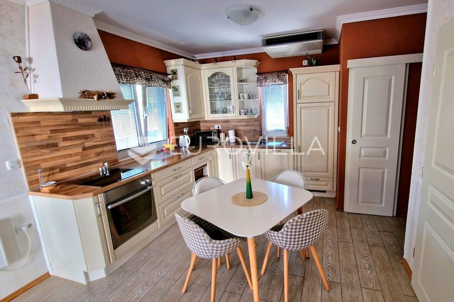 Apartmán Na prodej -  Pakoštane
