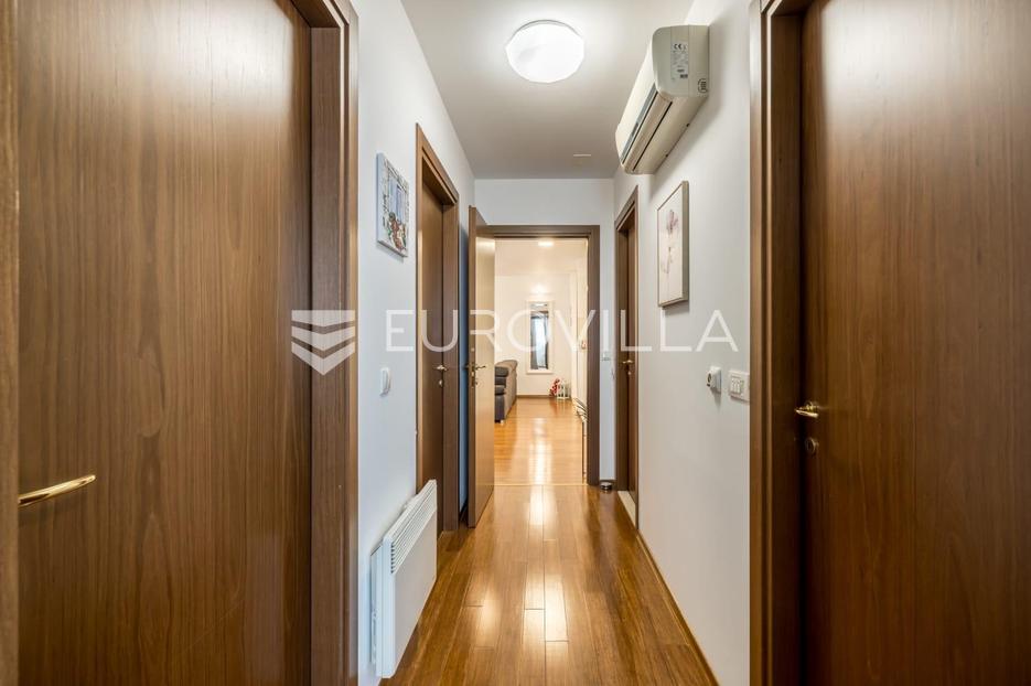 Apartment Zu verkaufen -  Split