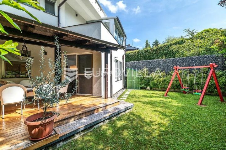 Flat for sale 166 m² – Šestine