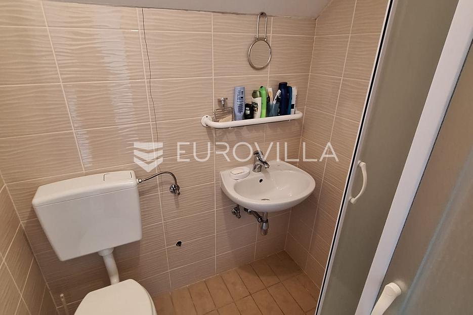Maison À vendre - Karlovačka Barilovići