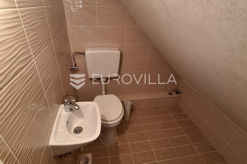 Maison À vendre - Karlovačka Barilovići
