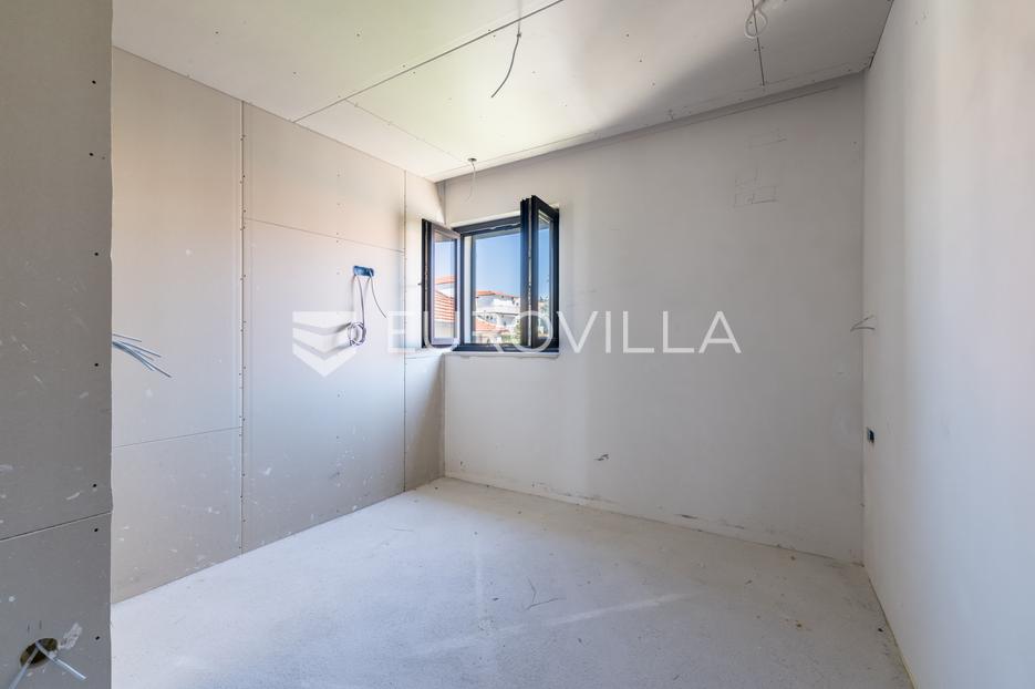 Apartma Na predaj -  Okrug