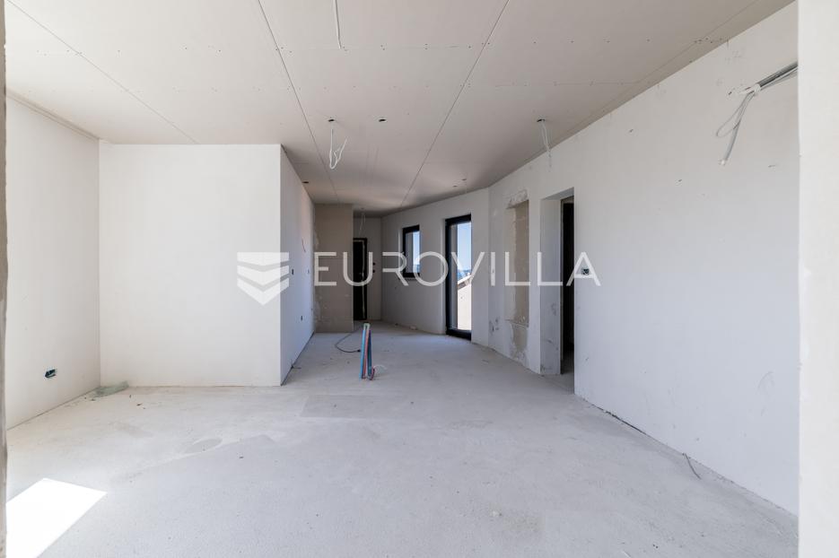 Apartma Na predaj -  Okrug