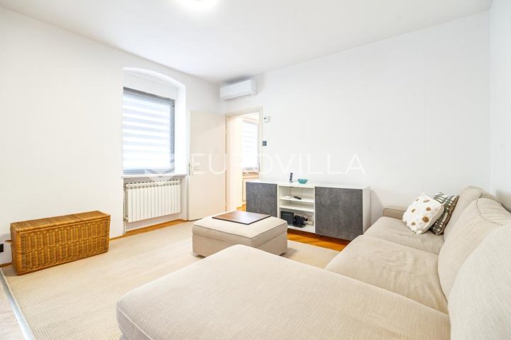 Stan na prodaju 65 m² – Donji Grad