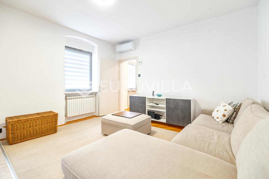 Flat For sale Donji grad