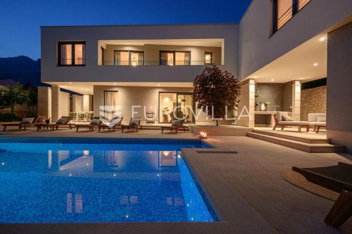 Dom na prenájom 250 m² – Kaštel Sućurac