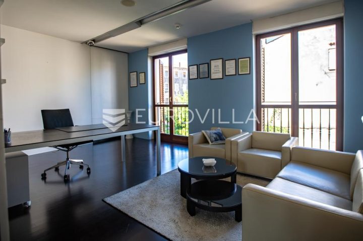 Commerciale in vendita 171 m² – Rovinj