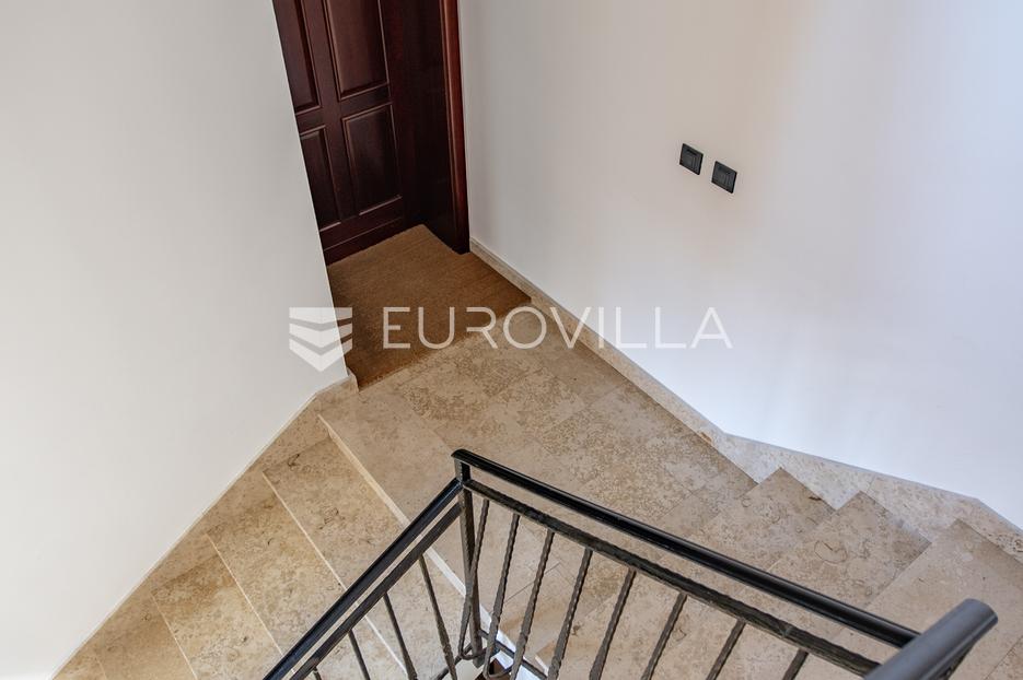 Commerciale In vendita -  Rovinj