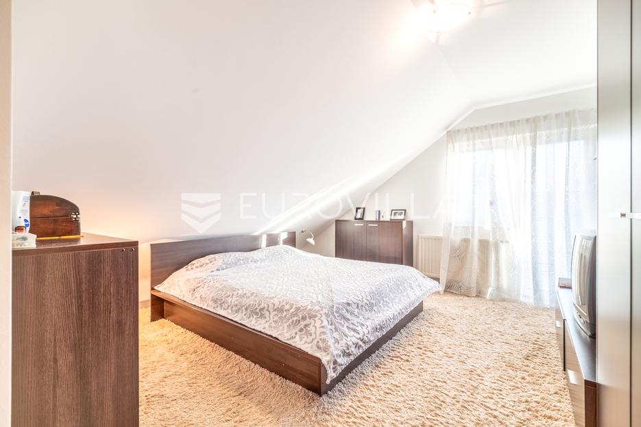 Kuća Na prodaju -  Dugo Selo