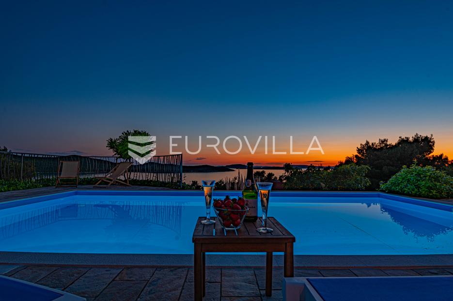 Casa In vendita -  Šibenik - Okolica