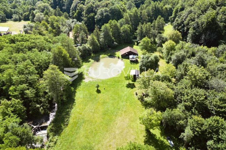 Lokal użytkowy na sprzedaż 7942 m² – Kričke
