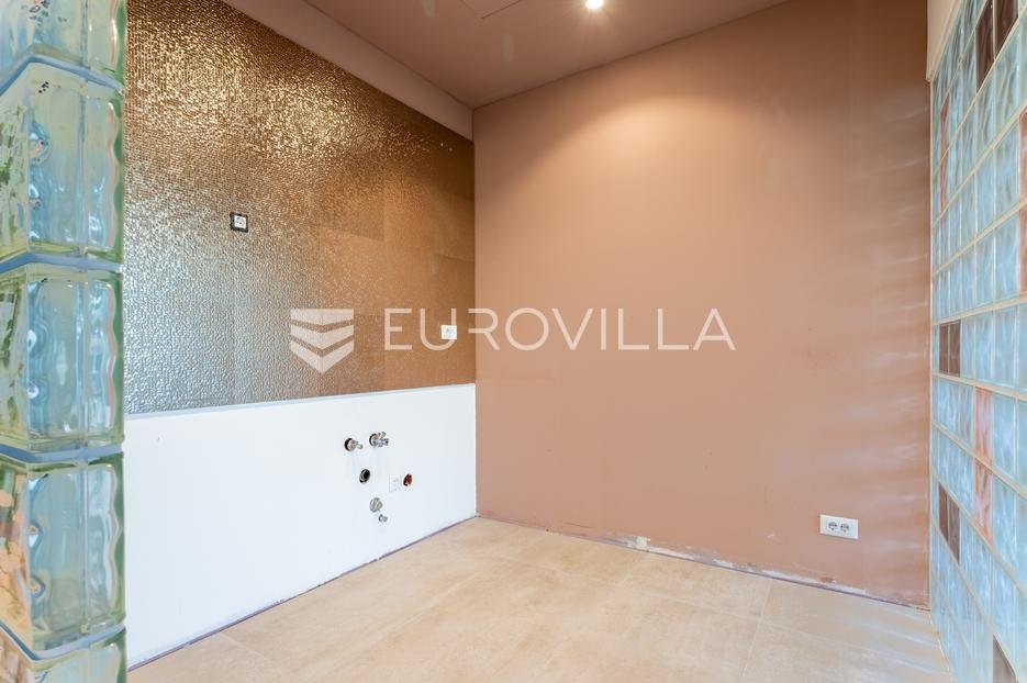 Commerciale In vendita - Splitsko-dalmatinska Split - foto 5/9