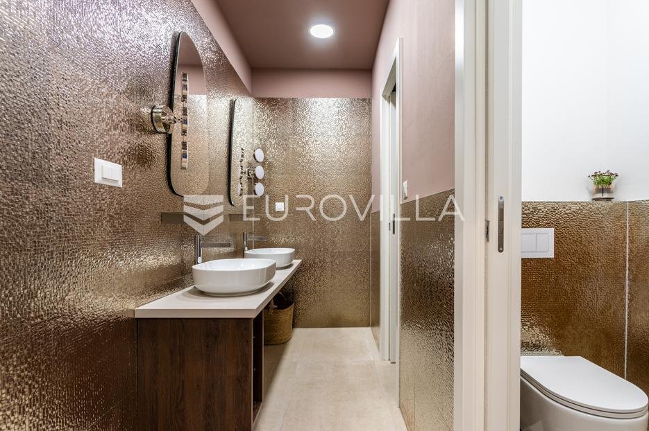 Commerciale In vendita - Splitsko-dalmatinska Split