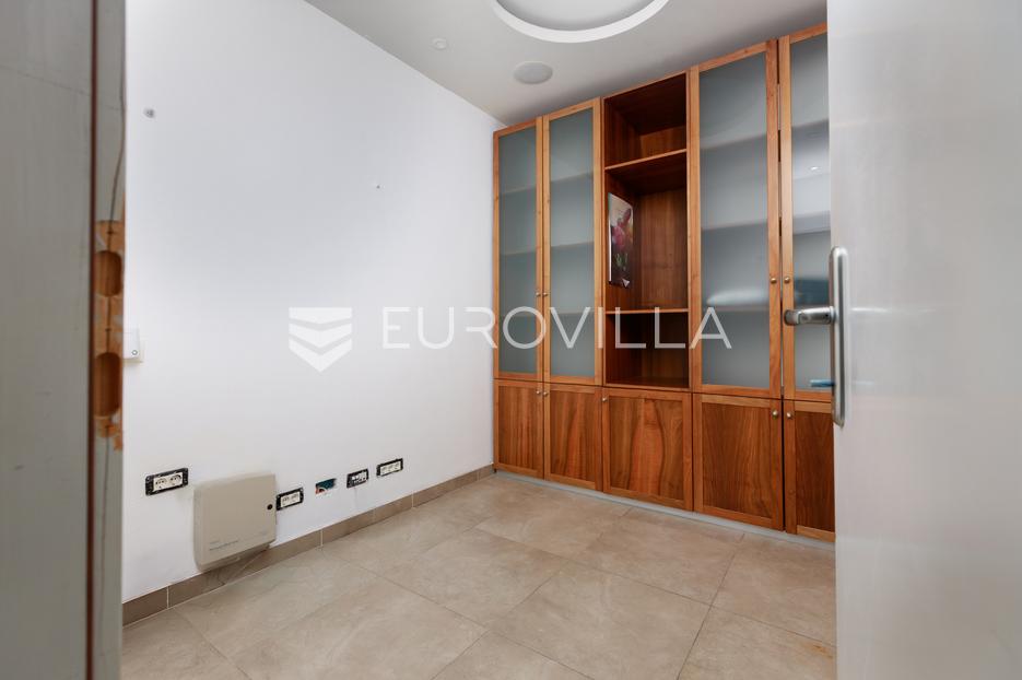 Commerciale In vendita -  Opatija