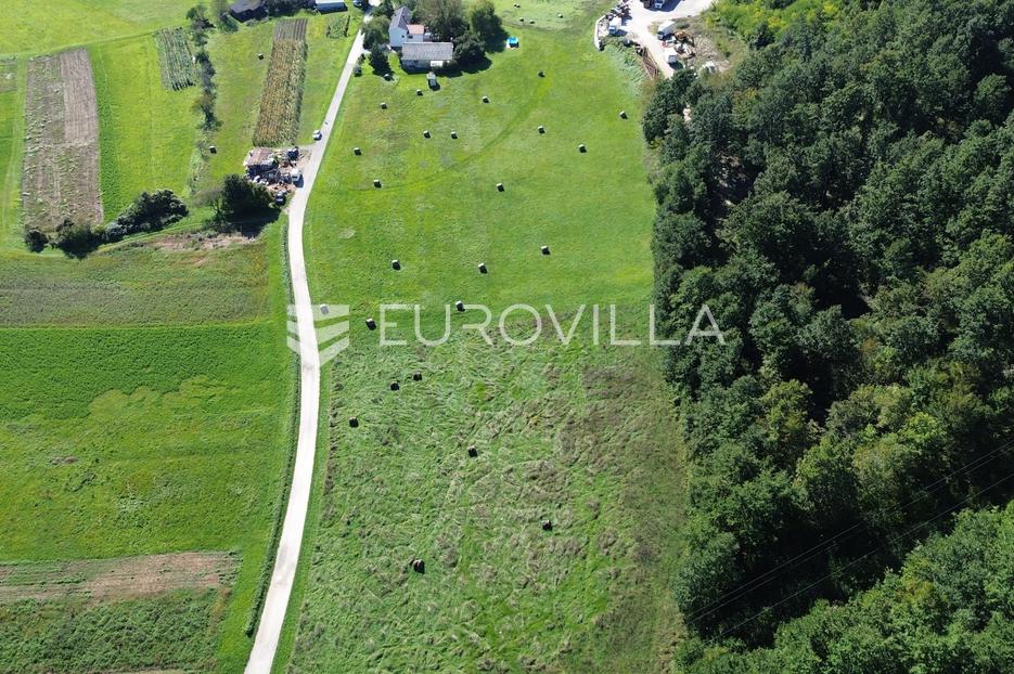 Zemljište Na prodaju -  Pazin