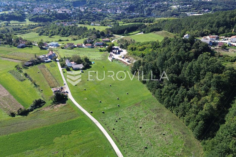Zemljište Na prodaju -  Pazin
