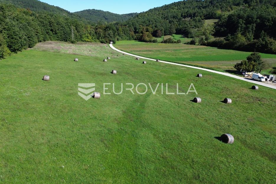 Zemljište Na prodaju -  Pazin
