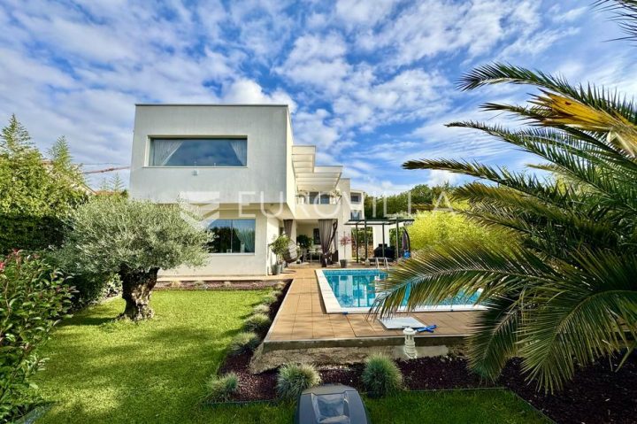 Casa in vendita 185 m² – Rožići