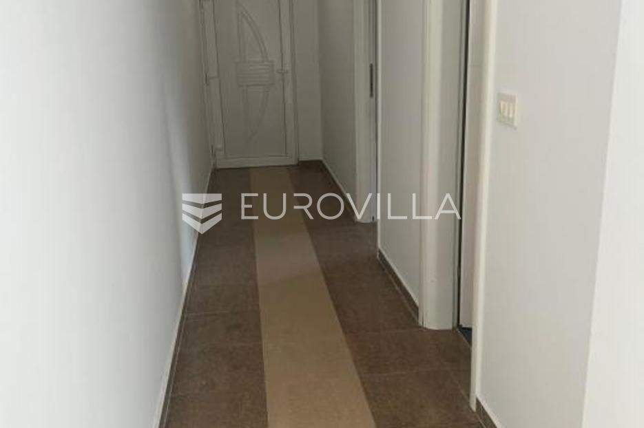 Appartamento In vendita -  Rab