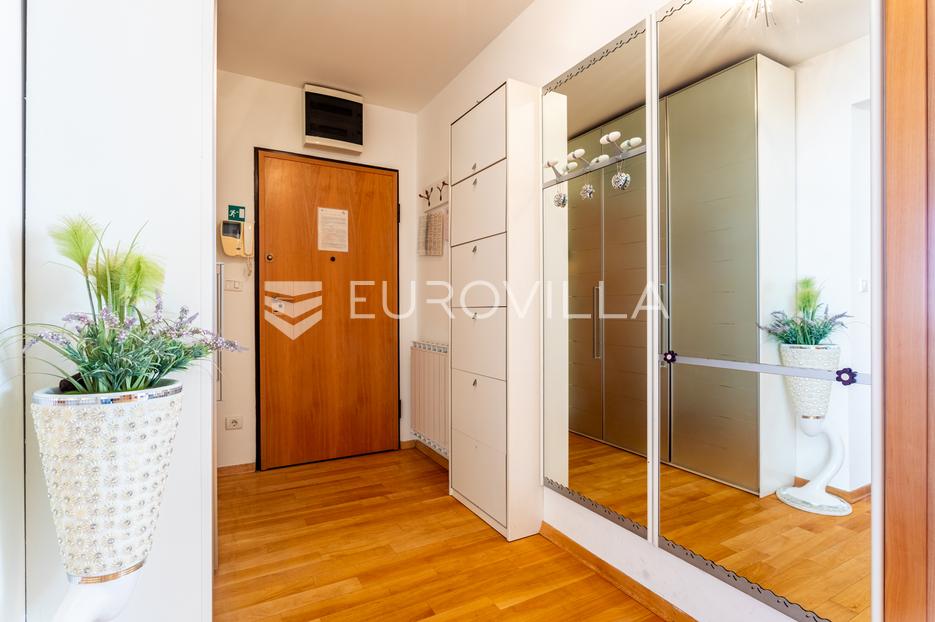 Flat For sale - Splitsko-dalmatinska Split