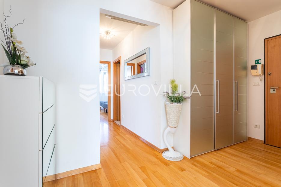 Flat For sale - Splitsko-dalmatinska Split